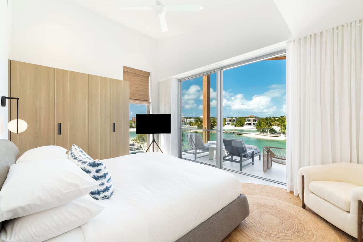 Silitysrauta/-lauta, ilmainen Wi-Fi, vuodevaatteet