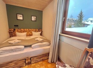 1 bedroom, free WiFi, bed sheets