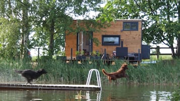 สระว่ายน้ำกลางแจ้ง