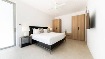 BĂŒgeleisen/BĂŒgelbrett, kostenloses WLAN, BettwĂ€sche