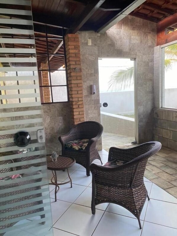 المنشأة من الداخل