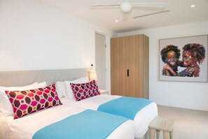 مكواة/لوح كي وواي فاي مجانًا وملاءات أسرّة