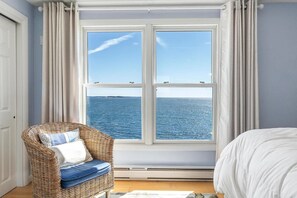 3 makuuhuonetta, silitysrauta/-lauta, ilmainen Wi-Fi, vuodevaatteet