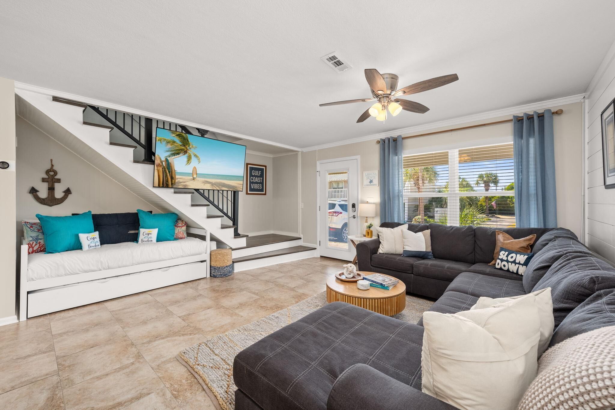 智能電視、書籍