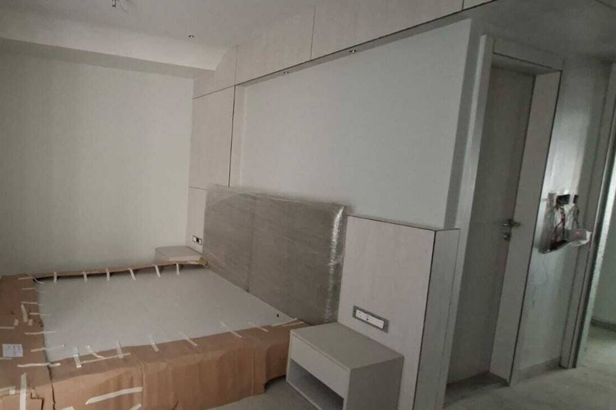 Deluxe Room | Desk, laptop workspace, blackout drapes, soundproofing