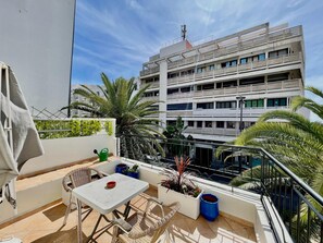 Outdoor dining - Merry studio hotel (Agadir)