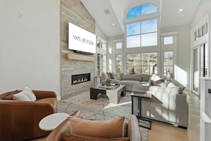 Smart TV, fireplace - Ski Chalet Beaver Creek - Ski In/Ski Out, Hot Tub (Beaver Creek)