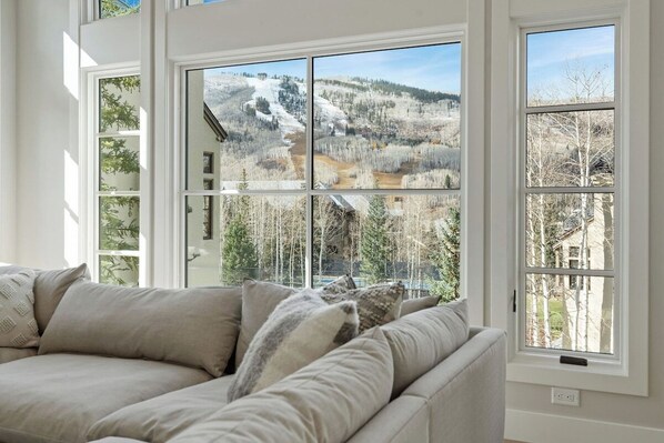 Smart TV, fireplace - Ski Chalet Beaver Creek - Ski In/Ski Out, Hot Tub (Beaver Creek)