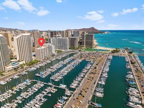 Marina - Rare* Penthouse Villa | Firework Show | Mauka View (Honolulu)