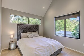 2 slaapkamers, een strijkplank/strijkijzer, gratis wifi, beddengoed