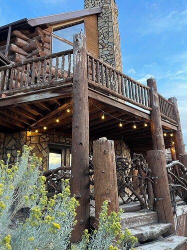 Charming Lake Retreat Surrounded by Beautiful Views, ATV Trails, & Lakes.