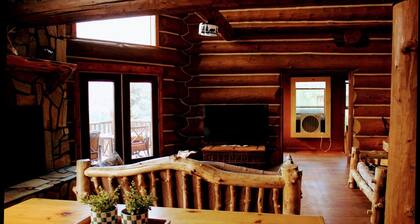 Charming Lake Retreat Surrounded by Beautiful Views, ATV Trails, & Lakes.