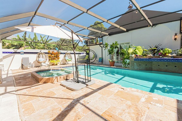 Piscina all'aperto, una piscina riscaldata