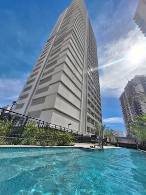 Outdoor pool - Luxury | 21st Floor | View | Subway | Swimming Pool (São Paulo)
