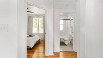 2 sovrum, strykjärn/strykbräda, wi-fi och sängkläder