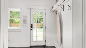 Interior - Casa Terra: Pet-Friendly Eco Oasis with Gazebo (Richmond)