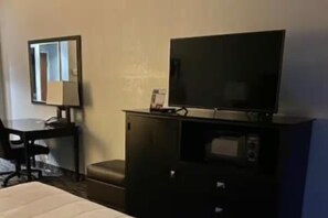 Tabla de planchar con plancha, wifi gratis, ropa de cama