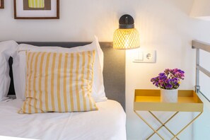 Iron/ironing board, internet, bed sheets