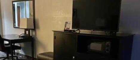 Iron/ironing board, free WiFi, bed sheets, wheelchair access