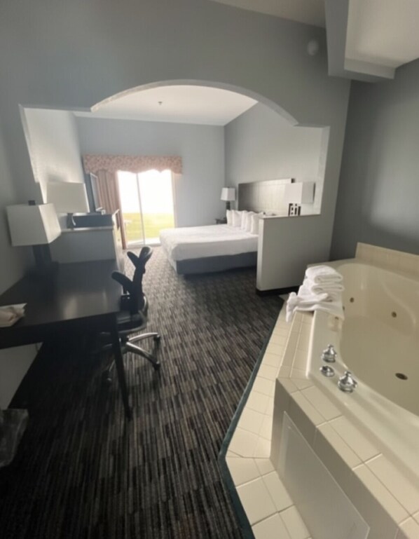 Iron/ironing board, free WiFi, bed sheets, wheelchair access