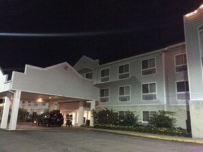 Exterior - 1 Unit | Luxe Queen Room for Relaxing Weekend Getaways by the Lake (Houghton Lake)