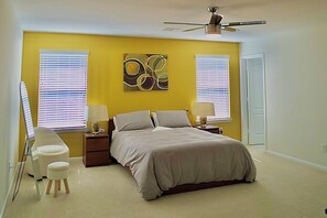 5 bedrooms, iron/ironing board, WiFi, bed sheets