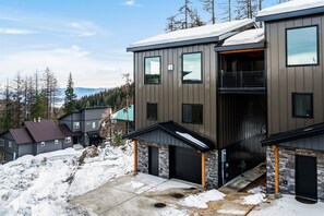 Exterior - Paradise Condos, Hot Tub, Mtn. Views, Lift .5 Mile (Sandpoint)