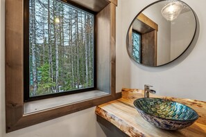 Interior - Paradise Condos, Hot Tub, Mtn. Views, Lift .5 Mile (Sandpoint)