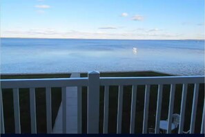 Property grounds - Queen Room w/ Beautiful Lakeside View – Perfect for a Peaceful Getaway (Houghton Lake)