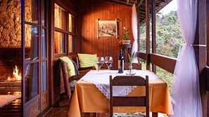 Romantic Suite | Lanai - Pousada Verde Água Visconde de Mauá (Itatiaia)