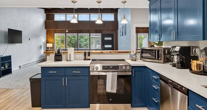 Mid-Century Escape, Near Forest Park