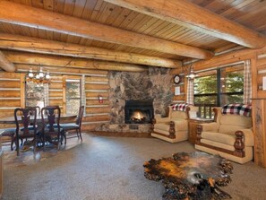 Interior - Views inside Yosemite - Timber Lodge - Sleeps 6 (Yosemite West)
