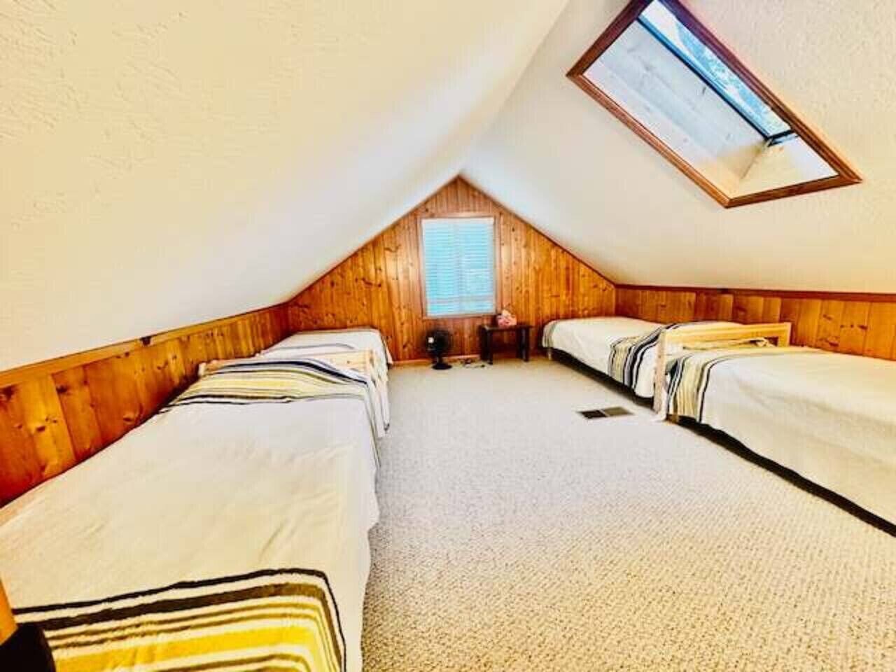 4 soverom, reiseseng for barn, wi-fi og sengetøy