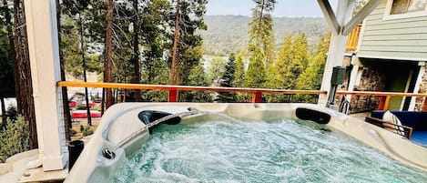 Tina de hidromasaje al aire libre