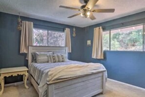 3 habitaciones, tabla de planchar con plancha, cuna de viaje y wifi 