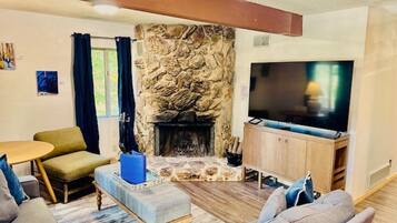 TV, fireplace