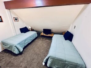 مكواة/لوح كي وواي فاي وملاءات أسرّة