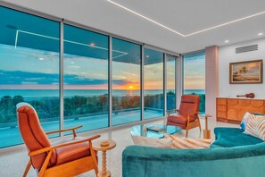 TV - Casa Floradita by Duncan Real Estate (Anna Maria)