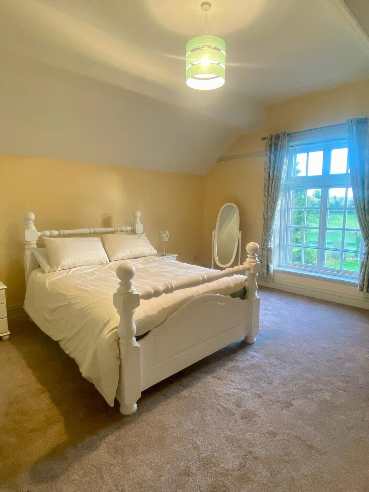 4 Schlafzimmer, Bügeleisen/Bügelbrett, WLAN, Bettwäsche