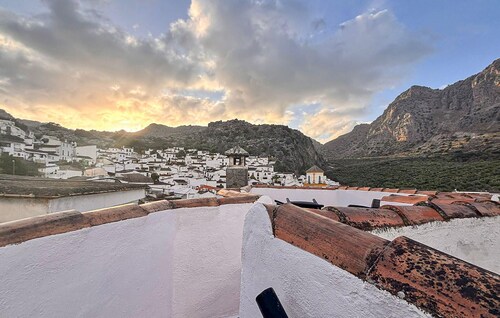 Amazing home in Montejaque