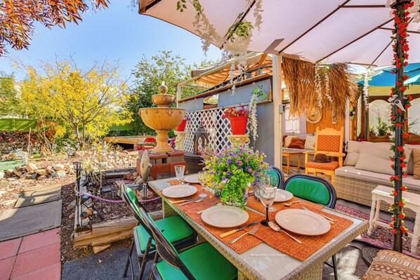 تناول الطعام بالخارج