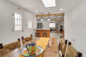 Dining - Stylish Southwest Adobe Home in Old Town ABQ (Albuquerque)