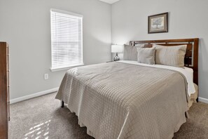 Desk, iron/ironing board, WiFi, bed sheets