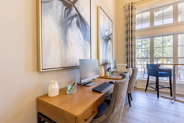 المنشأة من الداخل