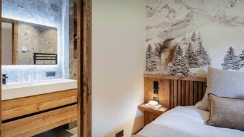 4 chambres, fer et planche à repasser, Wi-Fi, draps fournis