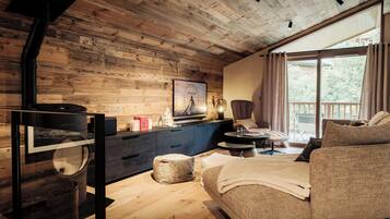 TV, fireplace, stereo