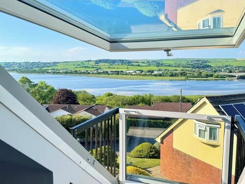 Stylish  4-bedroom house in Barnstaple with amazing estuary views