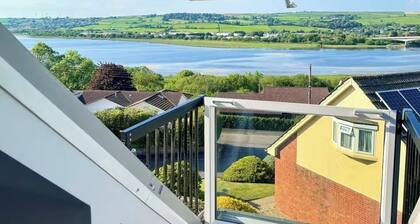 Stylish 4-bedroom house in Barnstaple with amazing estuary views
