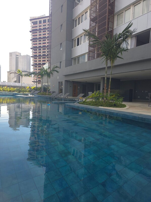 حمّام سباحة خارجي