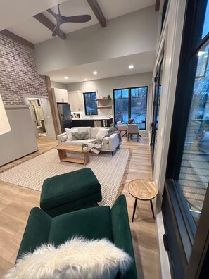 Living area - Charming studio loft in the heart of midtown Fort Collins. (Fort Collins)